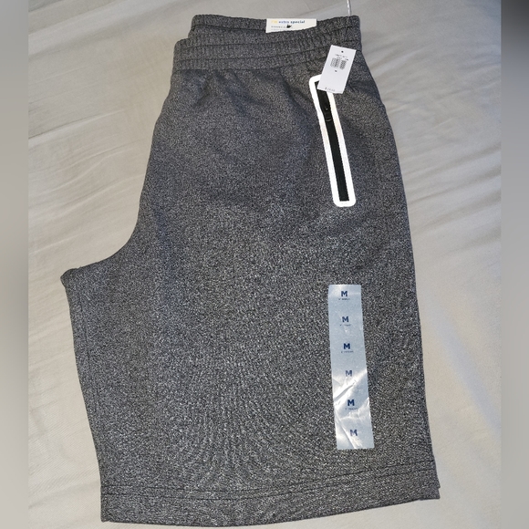 NWT Men's Fleece Shorts Medium - Picture 1 of 1